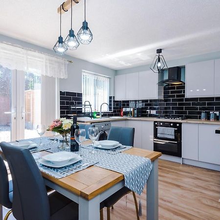 Stylish 4 Bedroom Home Close To Manchester City Centre Bagian luar foto
