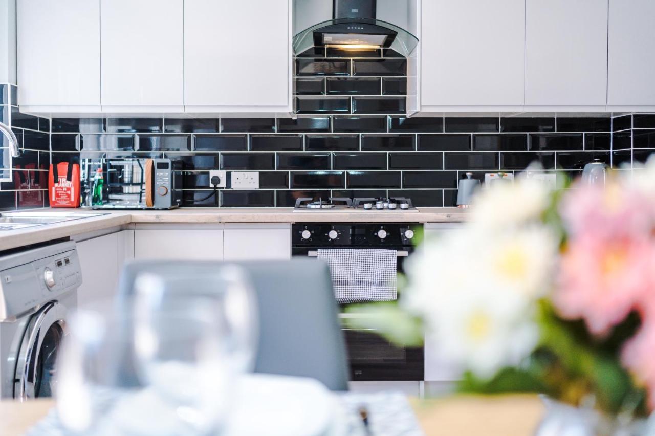 Stylish 4 Bedroom Home Close To Manchester City Centre Bagian luar foto